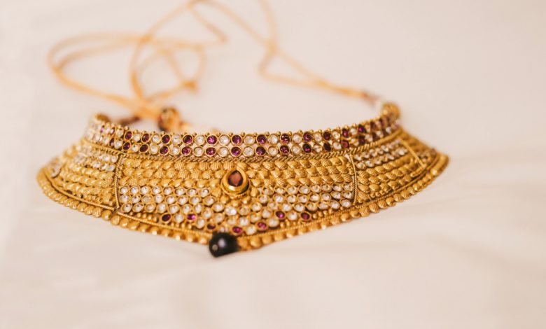 Biblical Meaning Of Gold Necklace In Dreams